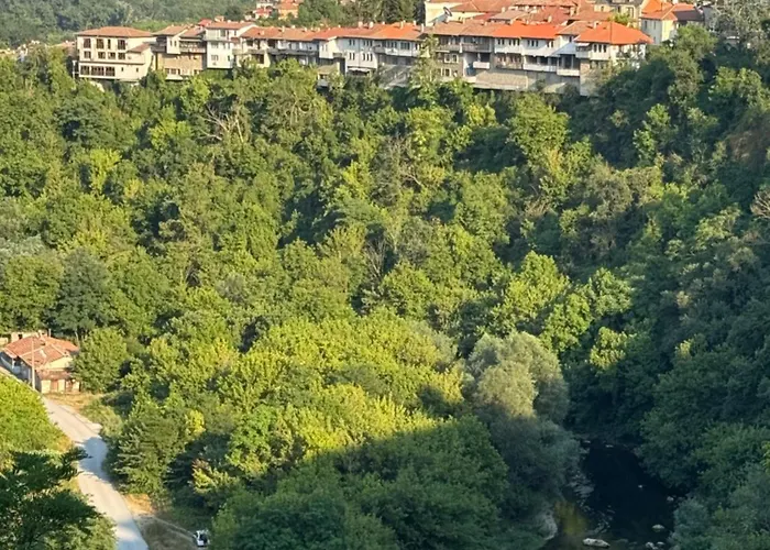 Daire Tsarevets View *